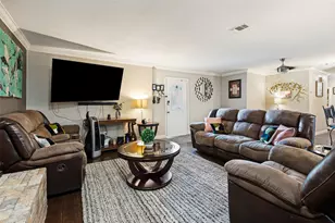 3802 Yellowstone St, Irving, TX 75062 - Photo 4