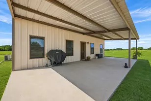 1001 Marigold Ct, Granbury, TX 76049 - Photo 6