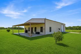 1001 Marigold Ct, Granbury, TX 76049 - Photo 2