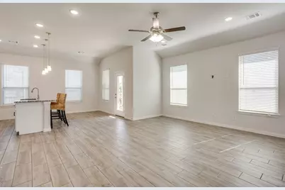 112 Everest Court, Burleson, TX 76028 - Photo 4