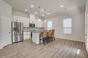 112 Everest Ct, Burleson, TX 76028 - Photo 6