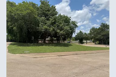 1701 Plum Creek Drive, DeSoto, TX 75115 - Photo 10