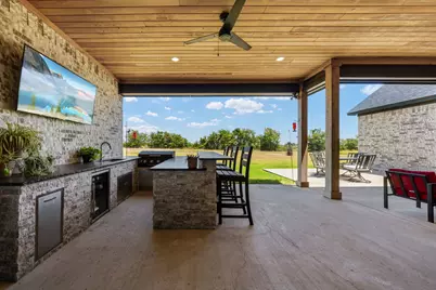 220 High Point Drive, Hillsboro, TX 76645 - Photo 2