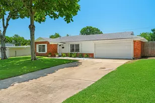 8037 Pinewood Dr, Benbrook, TX 76116 - Photo 2