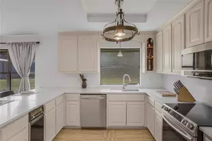 1212 Fourth St, Granbury, TX 76048 - Photo 4