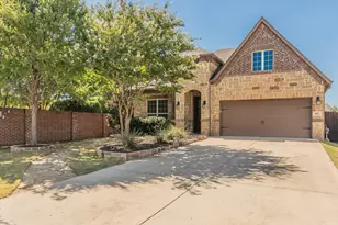 401 Middleton Dr, Roanoke, TX 76262 - Photo 2