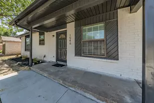 1546 Oakbrook St, Lancaster, TX 75134 - Photo 4