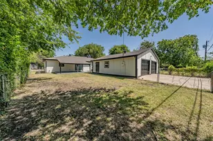 1546 Oakbrook St, Lancaster, TX 75134 - Photo 34