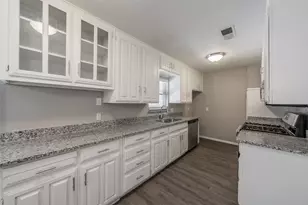 1546 Oakbrook St, Lancaster, TX 75134 - Photo 14