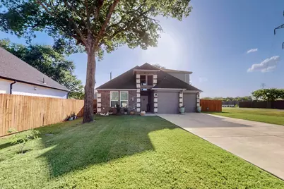 1901 Avenue E, Grand Prairie, TX 75051 - Photo 1