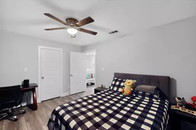 1901 Avenue E, Grand Prairie, TX 75051 - Photo 18