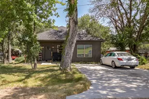 305 W Fifth St, Maypearl, TX 76064 - Photo 2