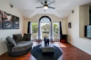 706 Gentry Dr, Arlington, TX 76018 - Photo 10