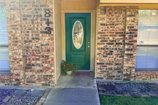813 Leslie Ln, Coppell, TX 75019 - Photo 2