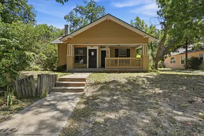 320 Kirven Avenue, Waxahachie, TX 75165 - Photo 1