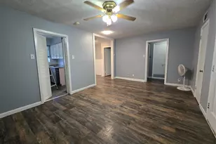 427 Royal Crest Dr, Richardson, TX 75081 - Photo 2