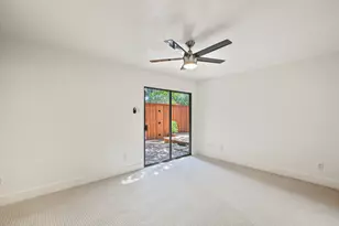 9123 Windcrest Dr, Dallas, TX 75243 - Photo 22
