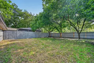 8323 Lapanto Ln, Dallas, TX 75227 - Photo 16