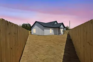 1206 Thicket Ct, Granbury, TX 76048 - Photo 12