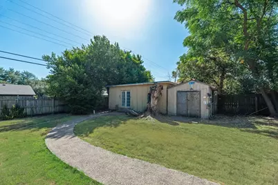 919 Surry Place Drive, Cleburne, TX 76033 - Photo 28