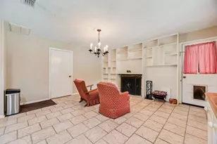 919 Surry Pl Dr, Cleburne, TX 76033 - Photo 8