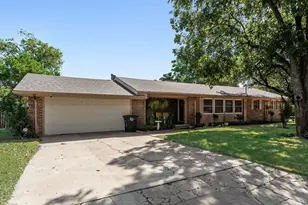 919 Surry Pl Dr, Cleburne, TX 76033 - Photo 2