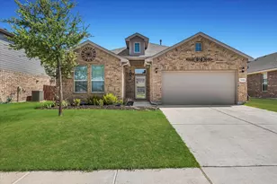 1402 Pleasanton Rd, Cleburne, TX 76033 - Photo 2