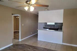 225 Summit Dr, Mineral Wells, TX 76067 - Photo 2