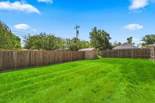 208 Diane Dr, Sanger, TX 76266 - Photo 32