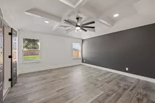 250 Kennedy Dr, Crowley, TX 76036 - Photo 4