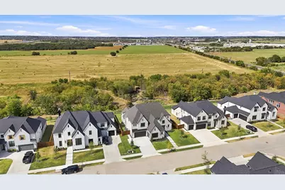1005 Inwood Court, Celina, TX 75009 - Photo 4