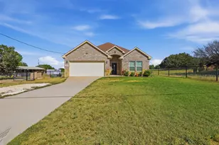 328 Ridge Dr N, Cleburne, TX 76033 - Photo 1