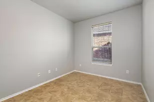 7920 Glenway Dr, Dallas, TX 75249 - Photo 26