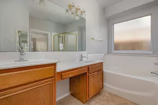 7920 Glenway Dr, Dallas, TX 75249 - Photo 18