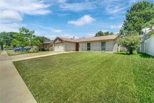 225 Rockcrest Dr, Mesquite, TX 75150 - Photo 2