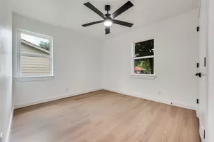 1646 Jackson St, Grand Prairie, TX 75051 - Photo 10