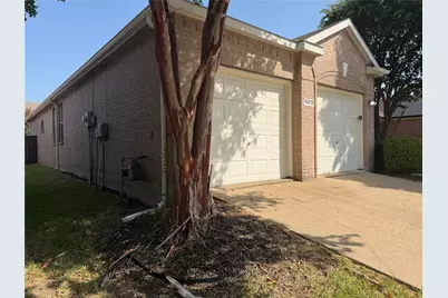 10613 Lansdowne Lane, Rowlett, TX 75089 - Photo 2