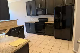 10613 Lansdowne Ln, Rowlett, TX 75089 - Photo 4