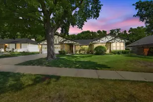 2310 Louise Ln, Ennis, TX 75119 - Photo 2