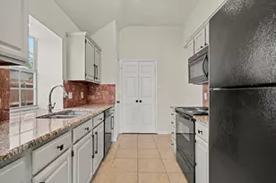 6017 Hilltop Dr, Watauga, TX 76148 - Photo 12