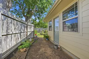 305 E Bonham, Tom Bean, TX 75489 - Photo 28