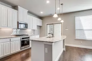 409 Carnaby Ct, McKinney, TX 75072 - Photo 4