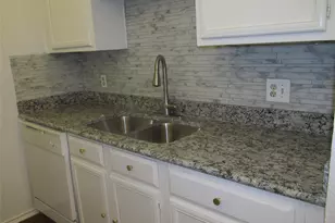 9600 Royal Ln, Dallas, TX 75243 - Photo 14