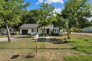 903 E Ave C, Valley Mills, TX 76689 - Photo 24