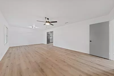 903 E Avenue C, Valley Mills, TX 76689 - Photo 2