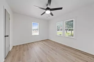 903 E Ave C, Valley Mills, TX 76689 - Photo 16