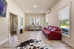 314 N Harding St, Fort Worth, TX 76102 - Photo 2