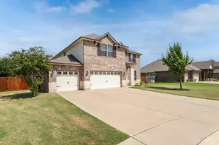 1220 Drummond Cir, Waco, TX 76712 - Photo 2