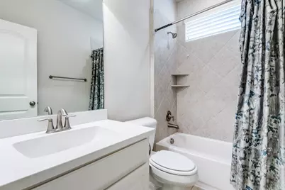 813 Warwick Boulevard, Lewisville, TX 75056 - Photo 18