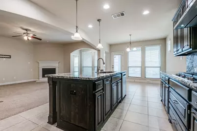 813 Warwick Boulevard, Lewisville, TX 75056 - Photo 8